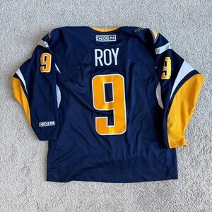 Buffalo Sabres Derek Roy No. 9 CCM NHL Jersey Signed Autographed Large 24x29.5